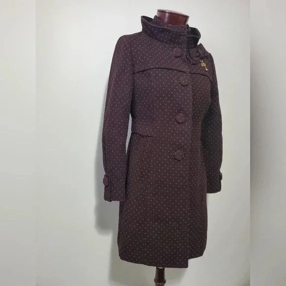 Feiermina  black coat with red polka dots. Bows in front and back. Size large - Picture 2 of 16